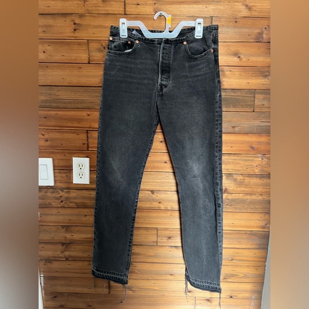 Levi’s woman’s straight leg jeans size large w29L32 light black/gray - Picture 2 of 10